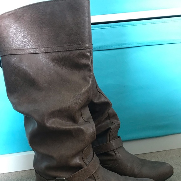 Cute Boots !! - Picture 2 of 3